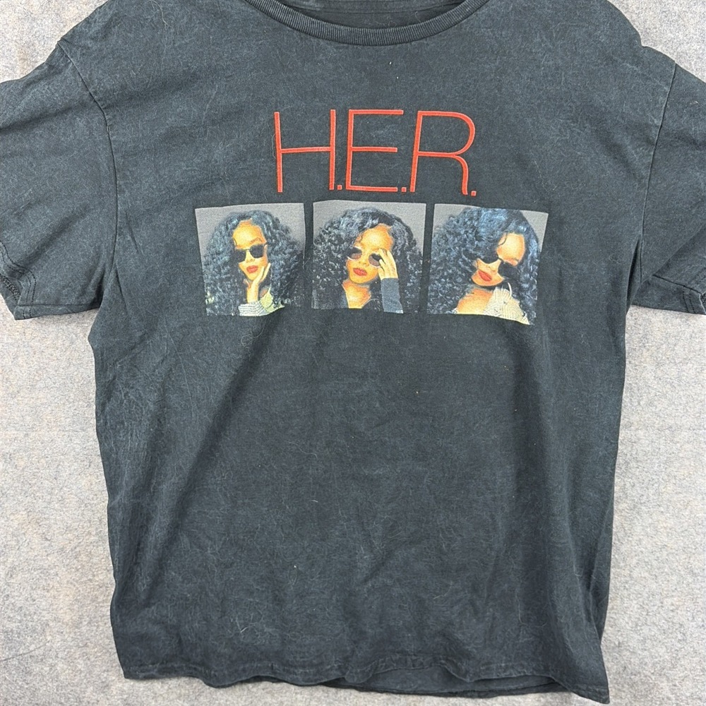 H.E.R. Concert T-Shirt Womens Large Black Acid Wash Sold Out Tour Merch Band Tee - Picture 4 of 7